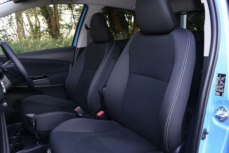 シームレスな加速に操安性を高めた ヴィッツハイブリッド試乗