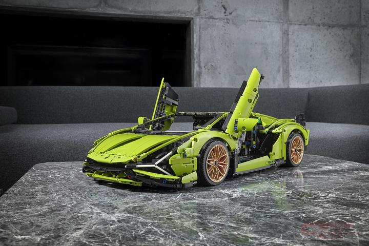 レゴテクニック・シアン・モデルの正面