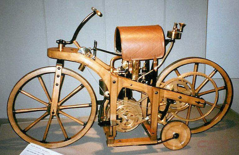 ガソリン内燃機関の誕生