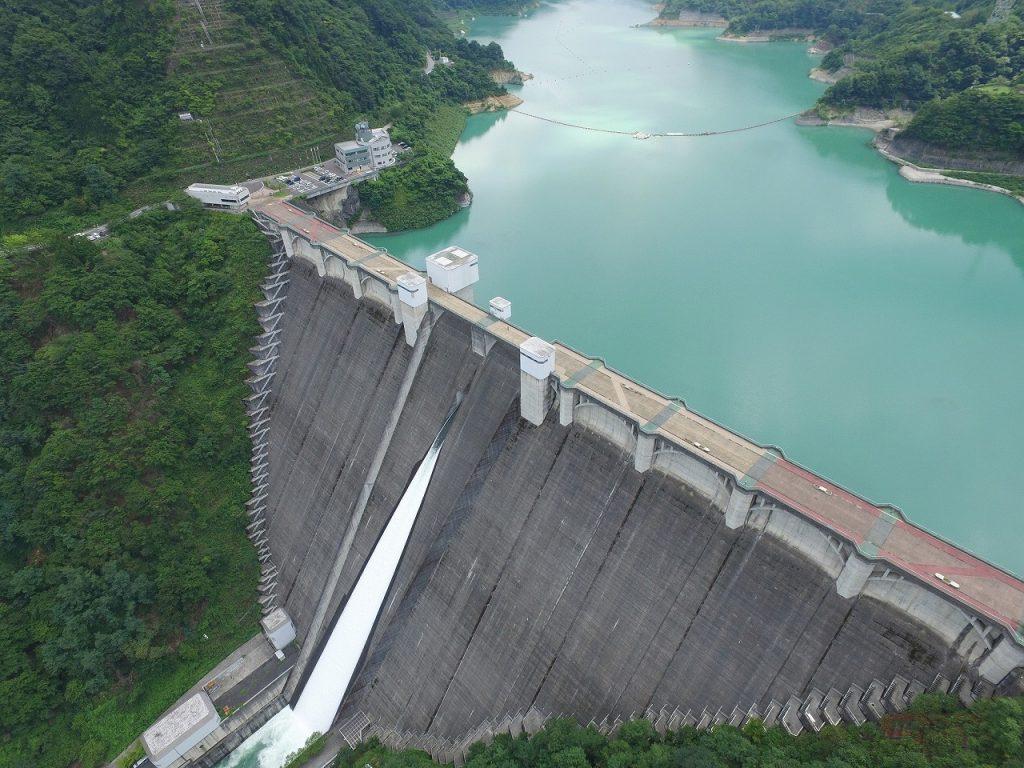 埼玉の荒川水系を巡るドライブ旅 愛車と水にまつわる巨大建造物とのツーショット写真を撮る 2ページ目 3ページ中