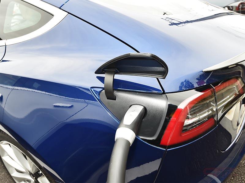 Here Technologies 新しいevルーティング機能を発表 充電のための停車回数を最小限に抑えてバッテリー充電時間を削減 Here Technologies 新しいevルーティング機能を発表 充電のための停車回数を最小限に抑えてバッテリー充電時間を削減