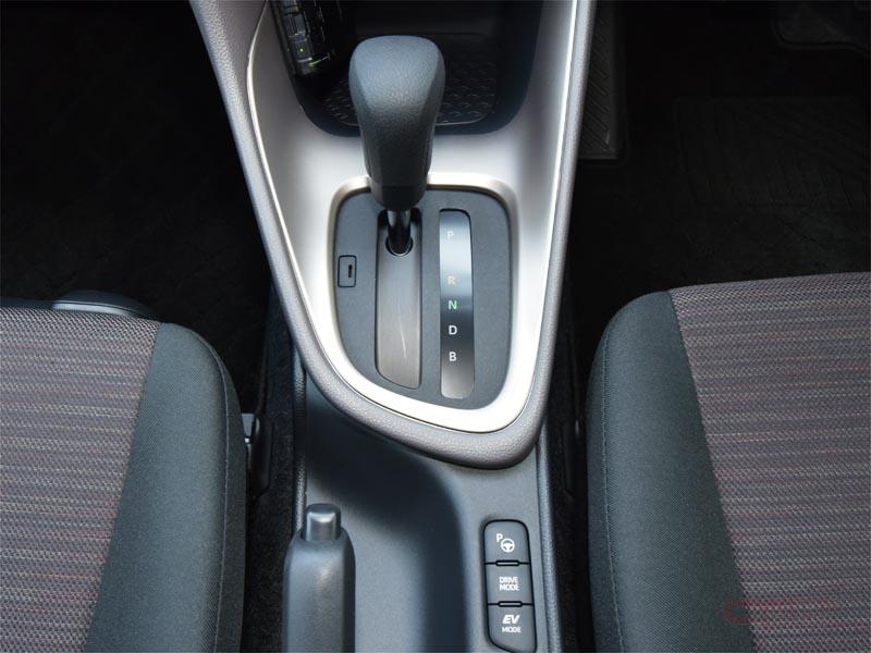 使い勝手も見た目もこだわりたい 人気ハイブリッド車のシフトレバー比較 使い勝手も見た目もこだわりたい 人気ハイブリッド車のシフトレバー比較