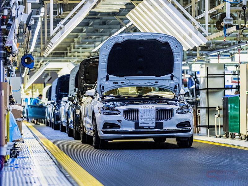 ボルボがスウェーデンの鉄鋼メーカーssabと提携 化石燃料を使わない製鉄の研究を開始