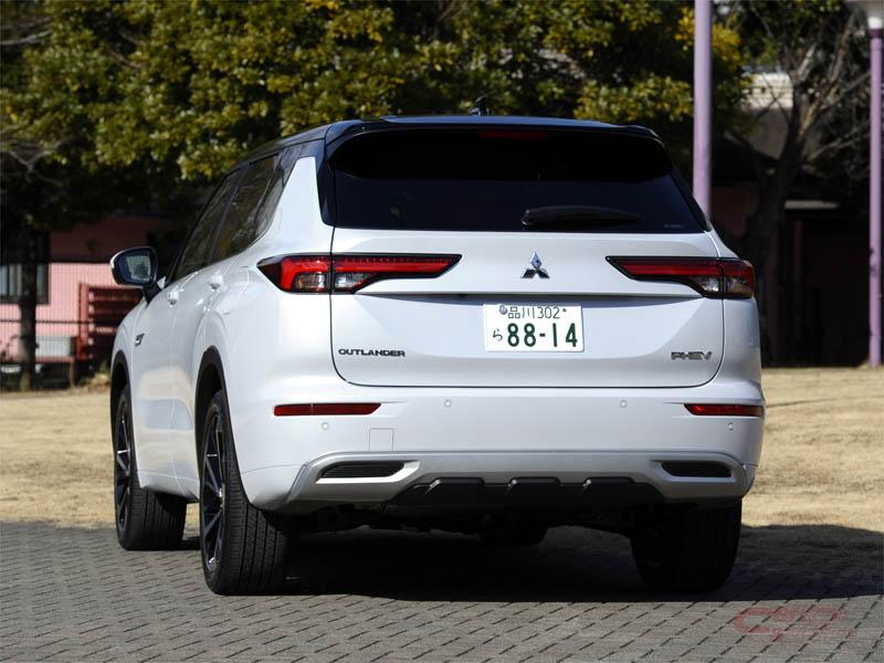 三菱 アウトランダーphev試乗 市街地からオフロードまで堂々の走り 完成度の高い上質suv