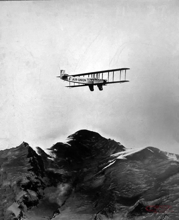 世界初の旅客機は爆撃機だった 世界初の旅客機は爆撃機だった